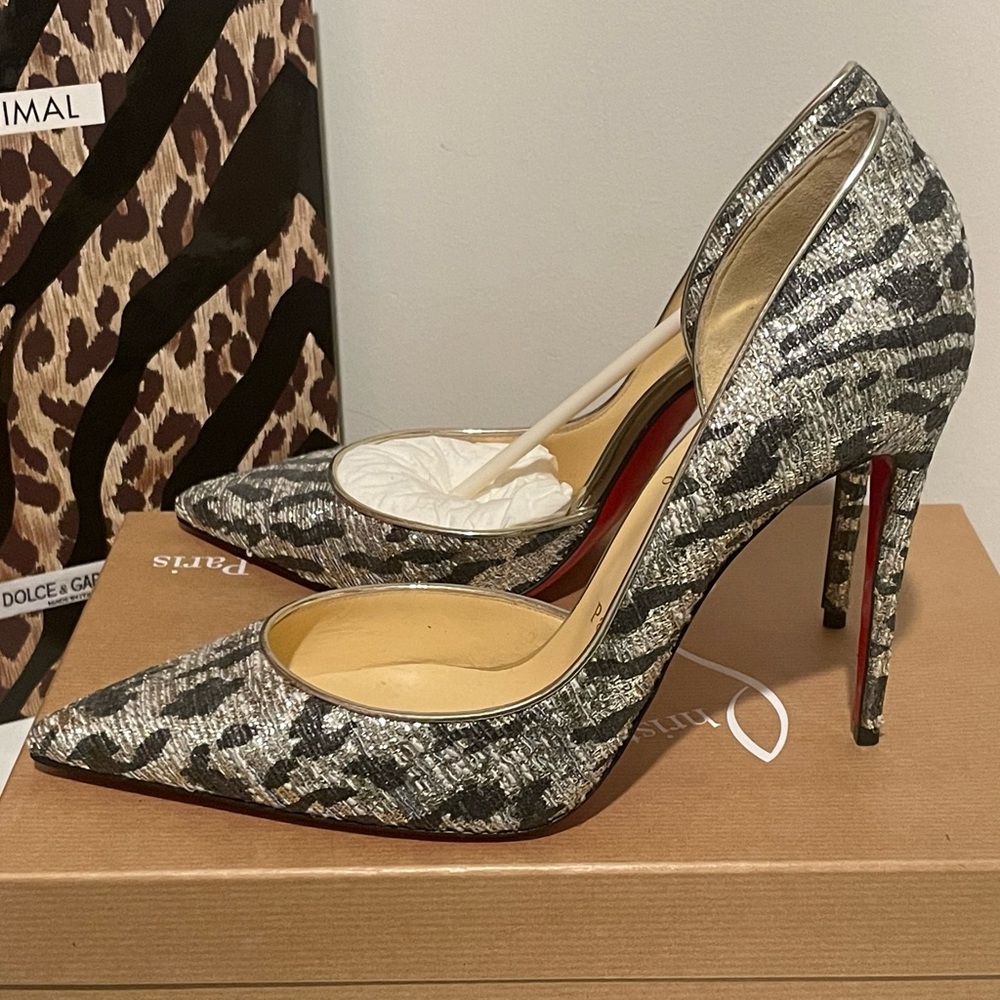 Christian Louboutin 40 Pumps worn once!